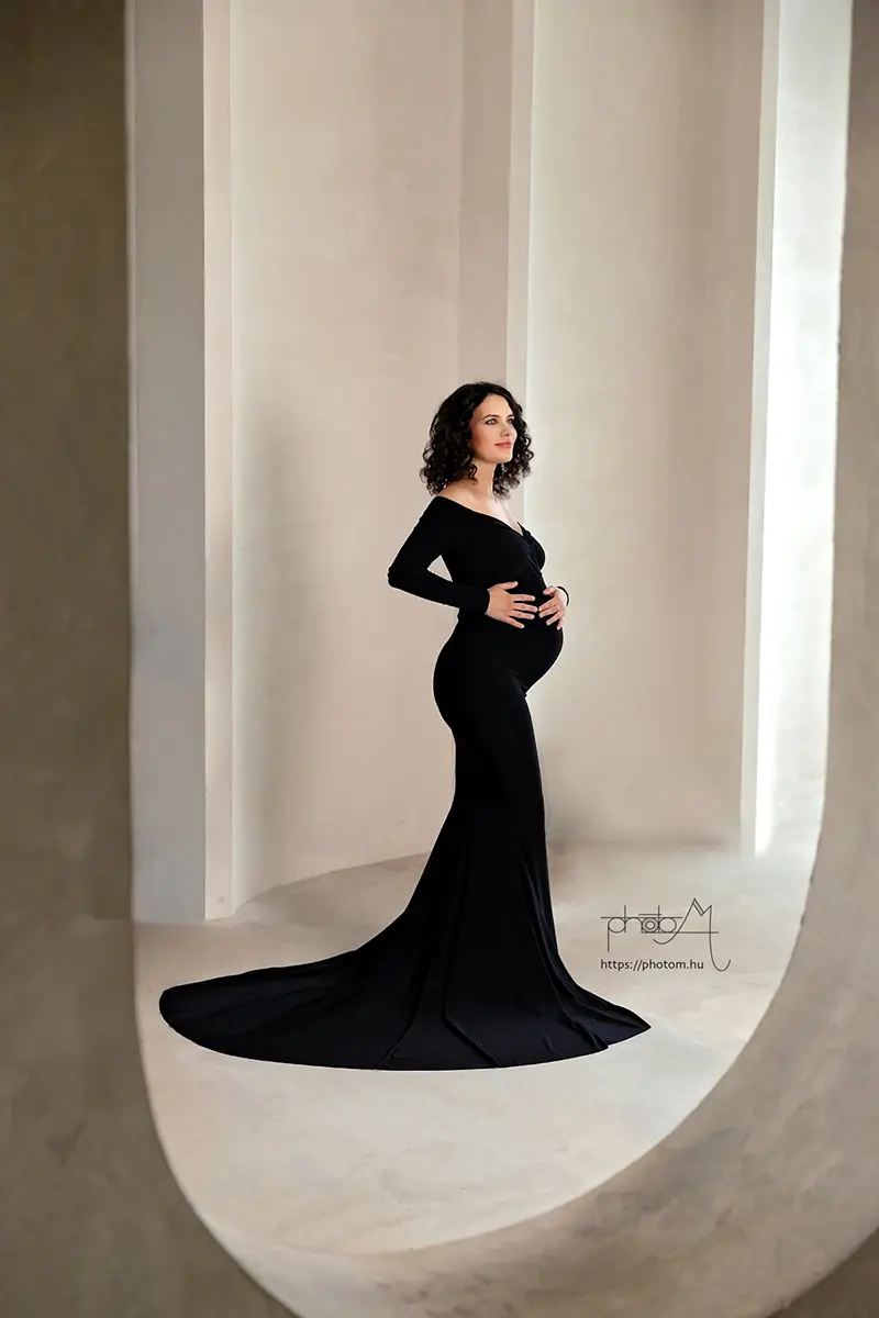 profi kismama fotózás Budapesten stúdióban