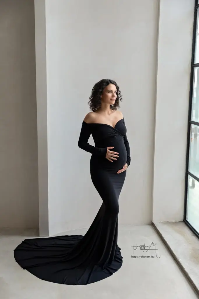 profi kismama fotózás Budapesten stúdióban