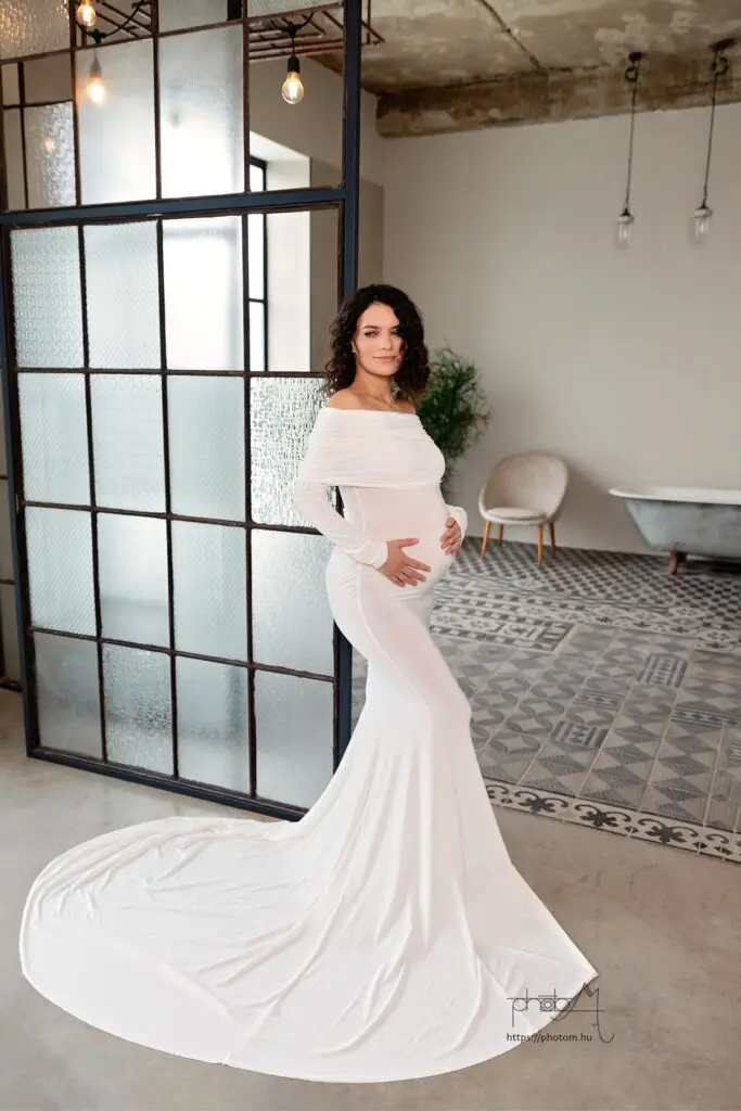 profi kismama fotózás Budapesten stúdióban