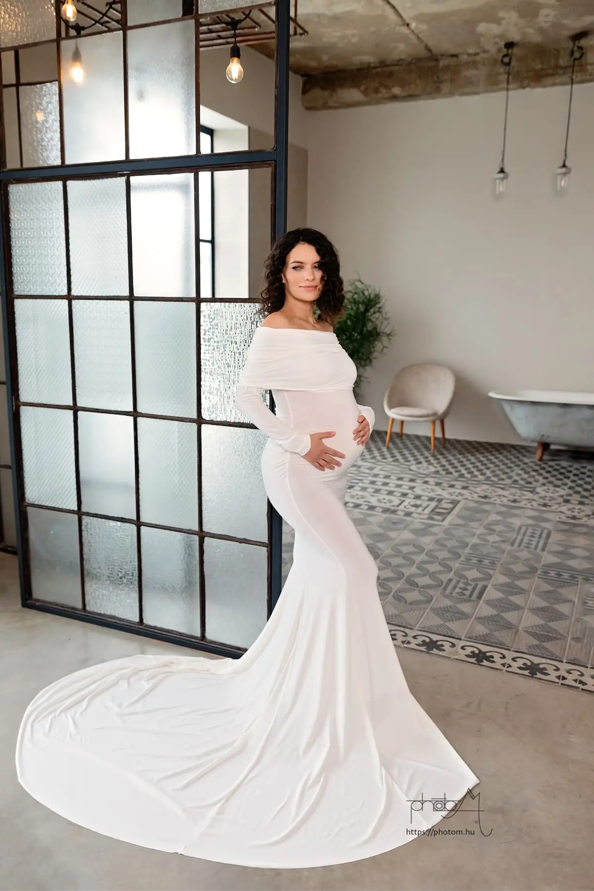 profi kismama fotózás Budapesten stúdióban