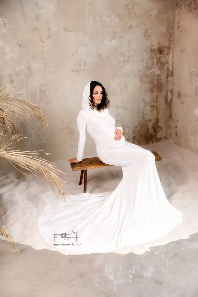 profi kismama fotózás Budapesten stúdióban