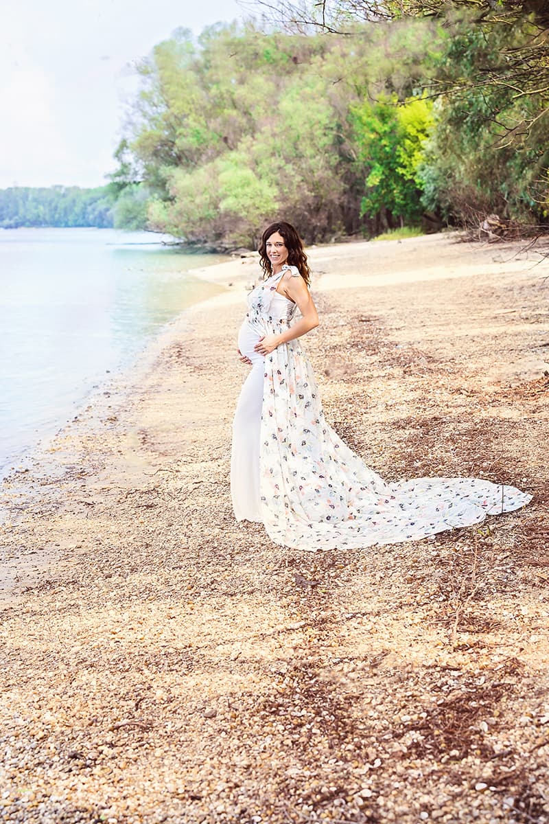 szabadtéri profi kismama fotózás egyedi kismama ruhában női fotóssal