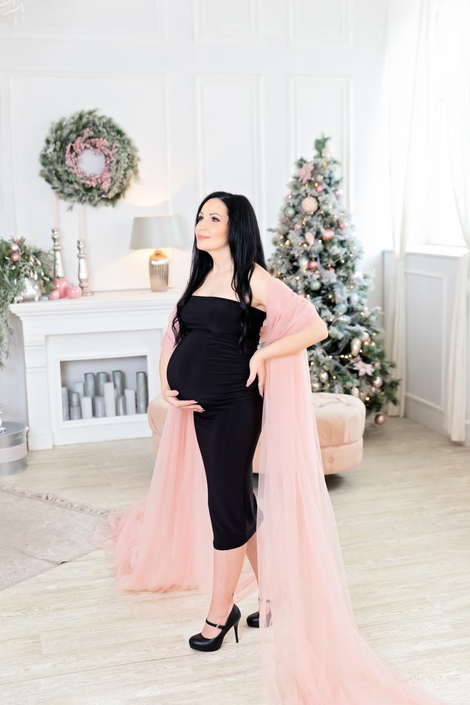 profi kismama fotózás Budapesten stúdióban