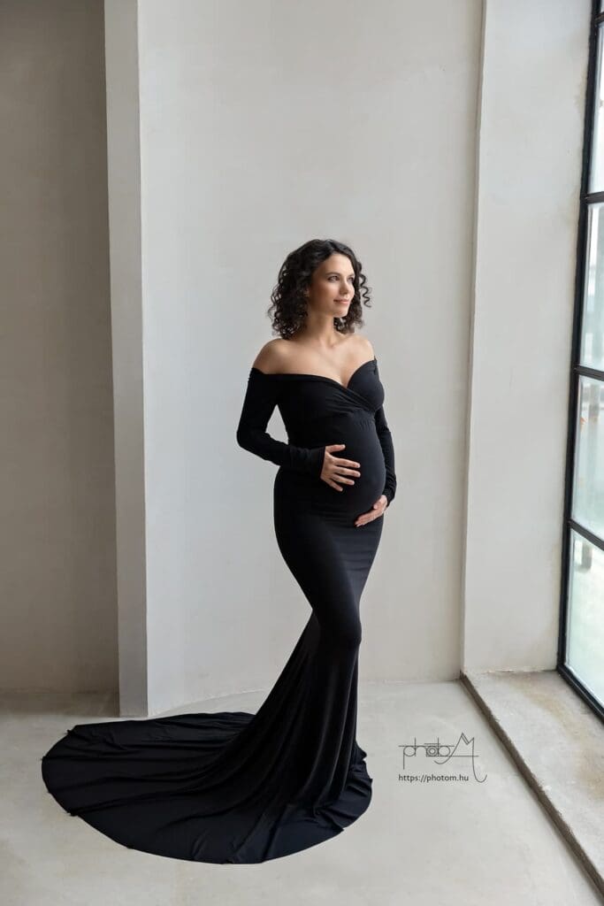 profi kismama fotózás Budapesten stúdióban