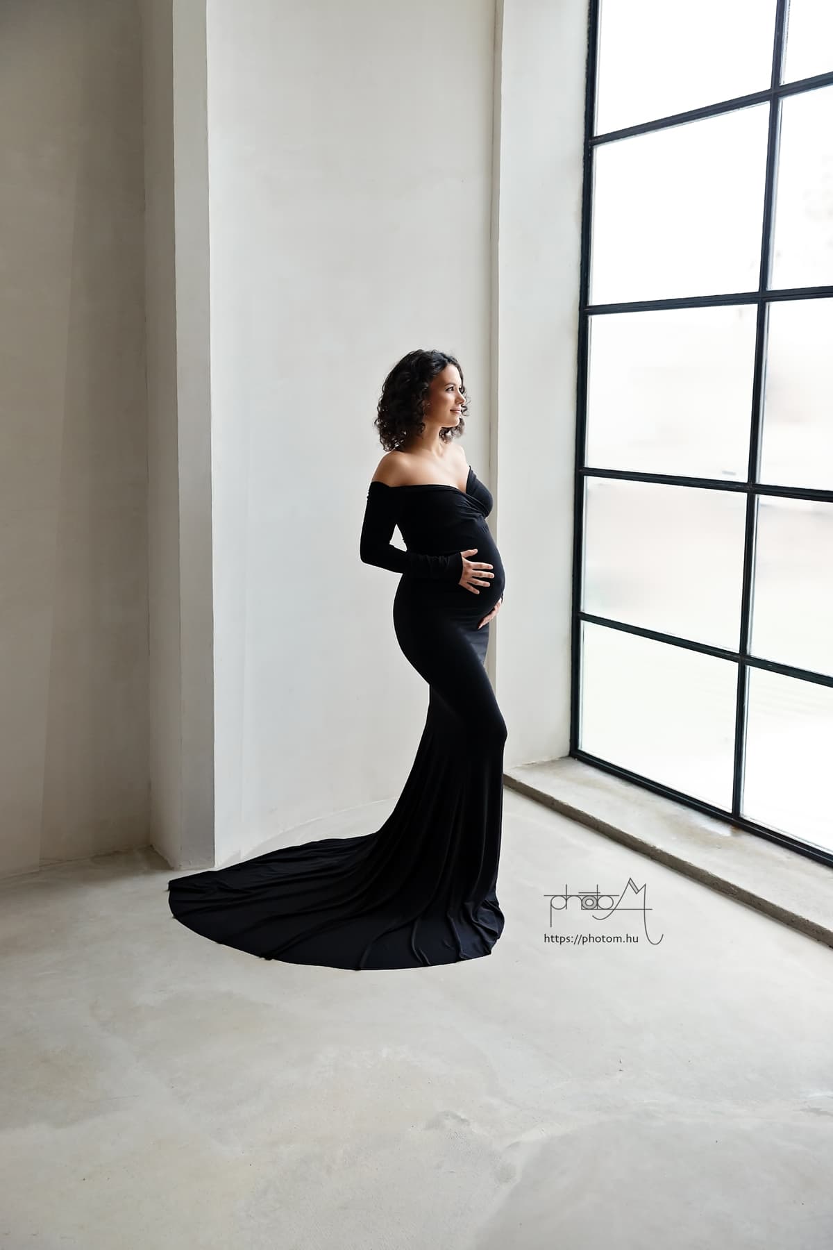 profi kismama fotózás Budapesten stúdióban