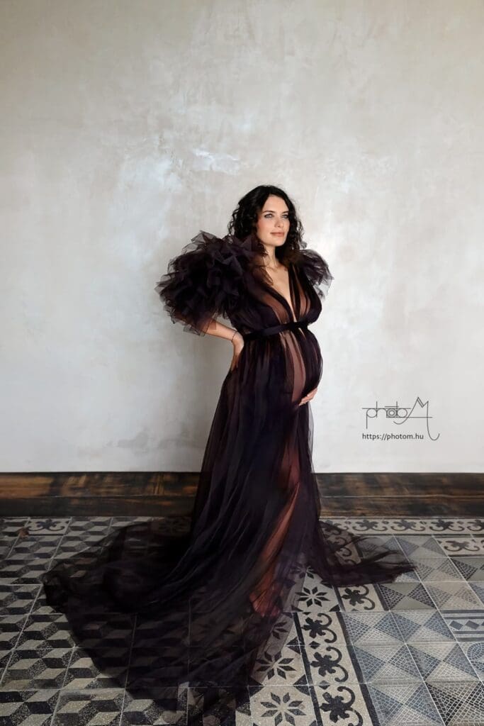 profi kismama fotózás Budapesten stúdióban